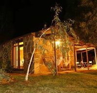 Wombat Hills Cottages - Perths Hotel