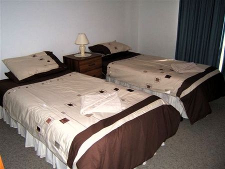 Wintersun Holiday Homes And Units - Perths Hotel 1