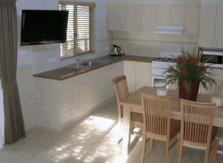 Lakesea Caravan Park - Perths Hotel 0