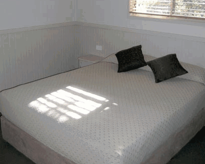 Lakesea Caravan Park - Perths Hotel 2
