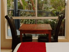 Azura Beach House B&B - Perths Hotel 3