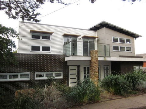 Judith Wright Stockdale & Leggo Real Estate - Perths Hotel 2