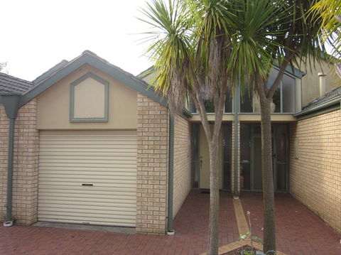 Judith Wright Stockdale & Leggo Real Estate - Perths Hotel 4