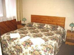 Glenelg Lake Holiday Apartment Accommodation - Perths Hotel 2