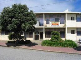 Glenelg Lake Holiday Apartment Accommodation - Perths Hotel 4