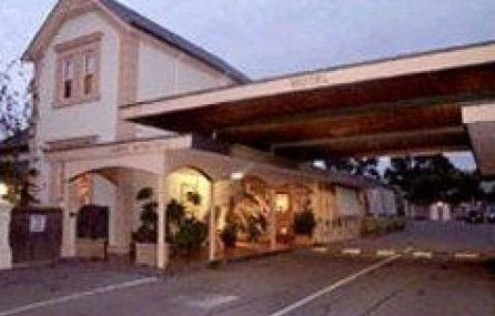 Adelaide University SA Perths Hotel
