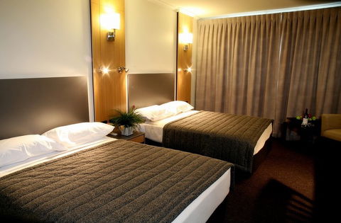 Metro Hotel Ipswich International - Perths Hotel 1