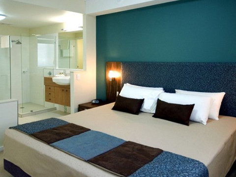 Summit Apartments Airlie Beach - Perths Hotel 3