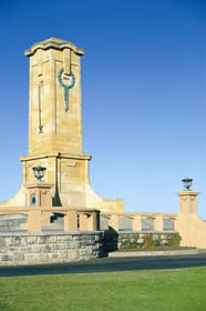 Fremantle War Memorial - Perths Hotel 0