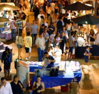 Surfers Paradise Beachfront Markets - Perths Hotel