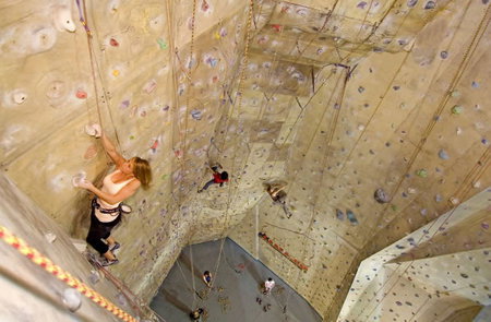 Cliffhanger Climbing Gym - Perths Hotel 3