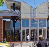 Northcote Central Shopping Centre - Perths Hotel
