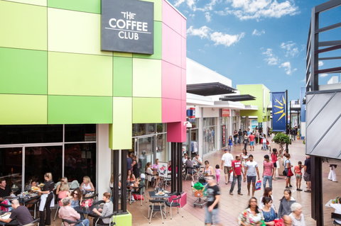 Harbour Town Adelaide - Perths Hotel 1