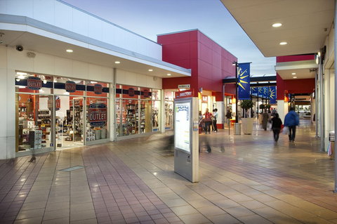 Harbour Town Adelaide - Perths Hotel 4