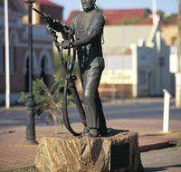 Miners Monument - Perths Hotel