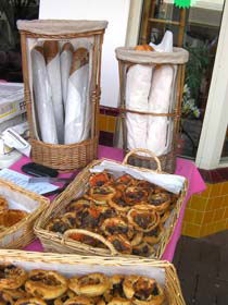 Kalamunda Farmers Market - Perths Hotel 0