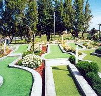 West Beach Mini Golf - Perths Hotel