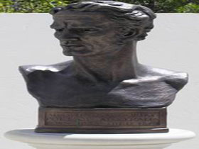 Adam Lindsay Gordon Bronze Bust - Perths Hotel 0