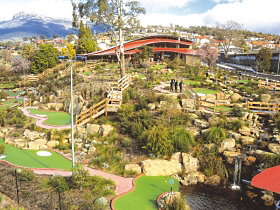 Putters Adventure Golf - Perths Hotel 0