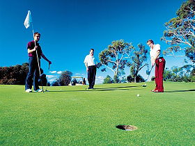 Huon Heights Public Golf Course - Perths Hotel 0