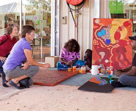 Ngurratjuta Iltja Ntjarra Many Hands Art Centre - Perths Hotel 0