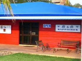 M And M Sapphires - Perths Hotel 0