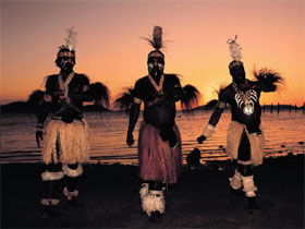 Gab Titui Cultural Centre - Perths Hotel 0