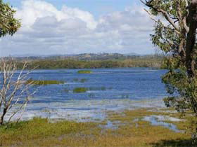 Lake Barfield - Perths Hotel 0