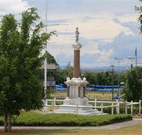 Booval War Memorial - Perths Hotel