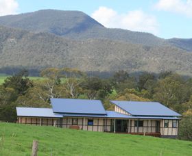 Australian Pottery At Bemboka - Perths Hotel 0