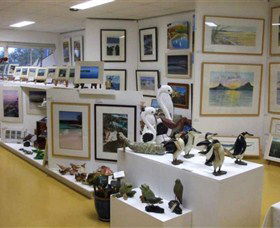 Huskisson Gallery And Picture Framing - Perths Hotel 0