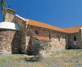 Holy Cross Church - Perths Hotel 0
