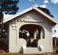 Stanthorpe Soldiers Memorial - Perths Hotel