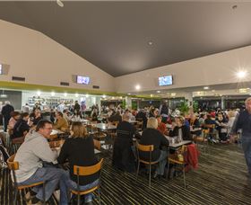Gungahlin Lakes Golf And Community Club - Perths Hotel 2