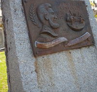 Thunderbolt's Statue and Constable Walker Memorial - Perths Hotel