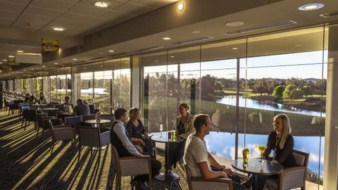 Gungahlin Lakes Golf And Community Club - Perths Hotel 4