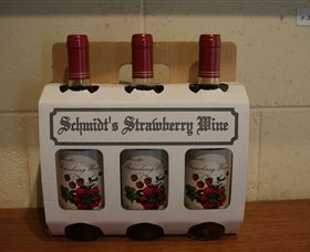 Schmidts Strawberry Winery - Perths Hotel 4