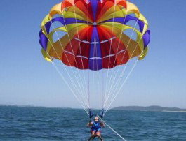 Port Stephens Parasailing - Perths Hotel 2