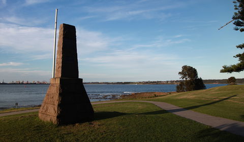 Captain Cook's Landing Place - Perths Hotel 0