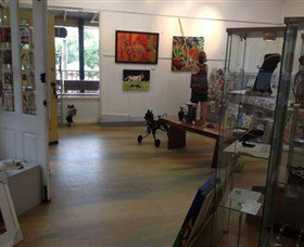 Ferry Artists Gallery - Perths Hotel 2