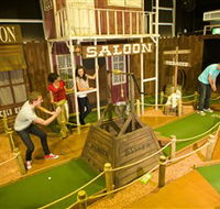 Mega Mini Golf - Perths Hotel