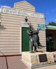Jack Howe Sculpture And Gallery - Perths Hotel 0