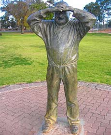 Possum Statue - Perths Hotel 1