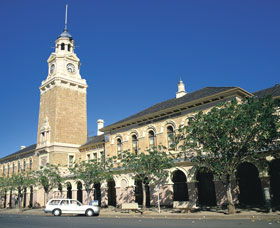 Kalgoorlie Post Office - Perths Hotel 0