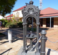 Witcombe Fountain - Perths Hotel