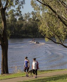 St George Riverbank Walkway - Perths Hotel 0