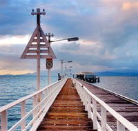 Picnic Bay - Perths Hotel