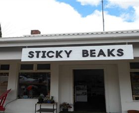 Sticky Beaks Craft Co-Operative Of Avoca - Perths Hotel 0