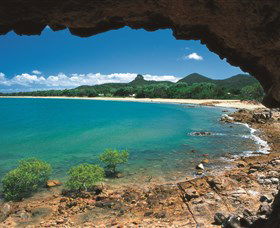 Cape Hillsborough National Park - Perths Hotel 3