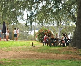 Lake Moodemere Estate - Perths Hotel 3